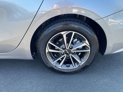 Used 2023 Kia Forte LXS image 16