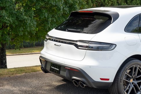 Certified 2023 Porsche Macan Turbo image 13