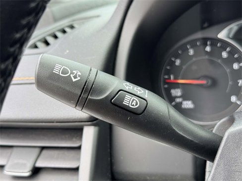 Used 2021 GMC Terrain SLE w/ Driver Convenience Package image 11