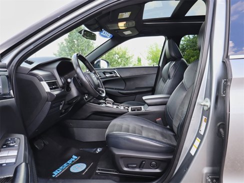 Used 2022 Mitsubishi Outlander SEL Black Edition image 12