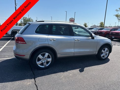 Used 2012 Volkswagen Touareg Hybrid image 4