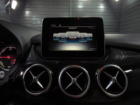 Used 2017 Mercedes-Benz B 250e image 25