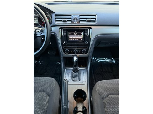 Used 2016 Volkswagen Passat 1.8T S image 16