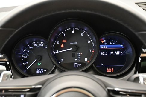 Used 2025 Porsche Macan image 29