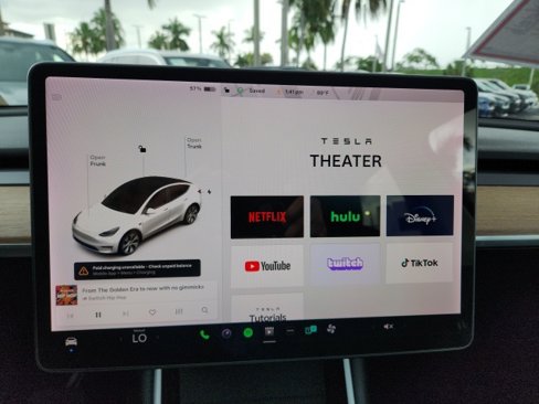 Used 2020 Tesla Model Y Long Range image 30