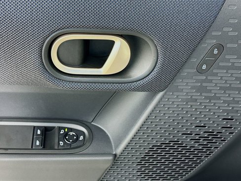 Certified 2025 MINI Cooper 2-Door Hardtop image 19