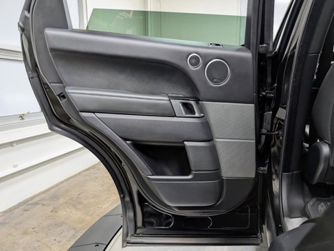 Used 2018 Land Rover Range Rover Sport HSE Dynamic image 16
