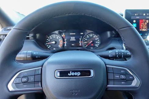 New 2025 Jeep Compass Latitude w/ Altitude Special Edition image 14
