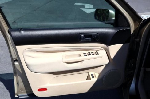 Used 2003 Volkswagen Golf GL image 9