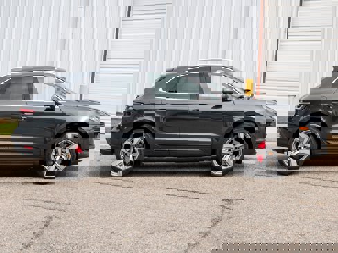 Certified 2024 Porsche Macan S image 10