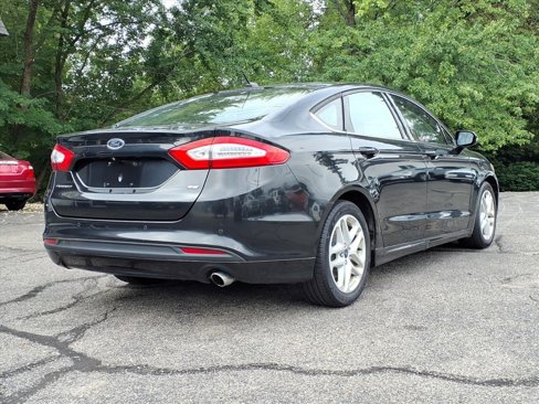 Used 2015 Ford Fusion SE image 3