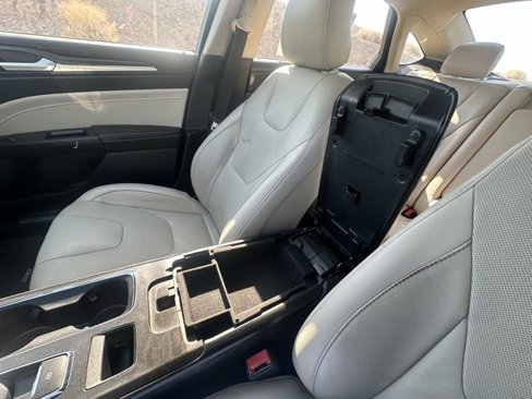 Used 2018 Ford Fusion Titanium image 19