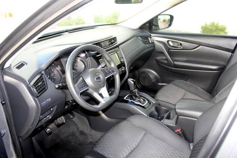 Used 2018 Nissan Rogue S image 9