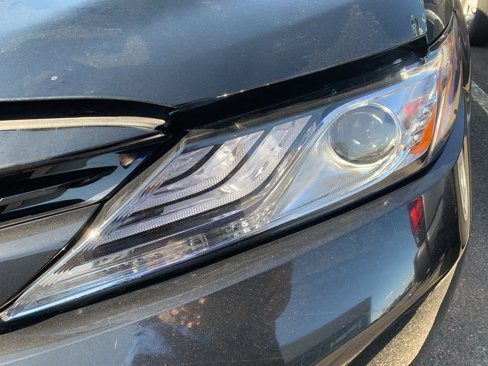 Used 2020 Toyota Camry XLE image 8