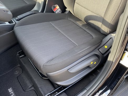 New 2025 Hyundai Venue SE image 18