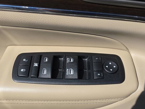 Used 2015 Jeep Grand Cherokee Limited w/ Trailer Tow Group IV image 30