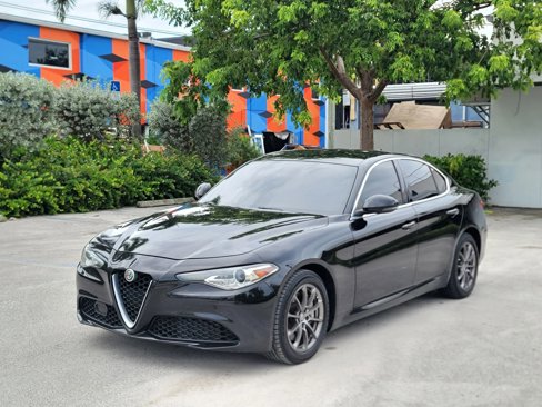 Used 2018 Alfa Romeo Giulia AWD image 1