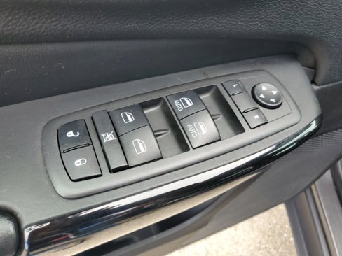 Used 2021 Jeep Cherokee Latitude Plus image 9