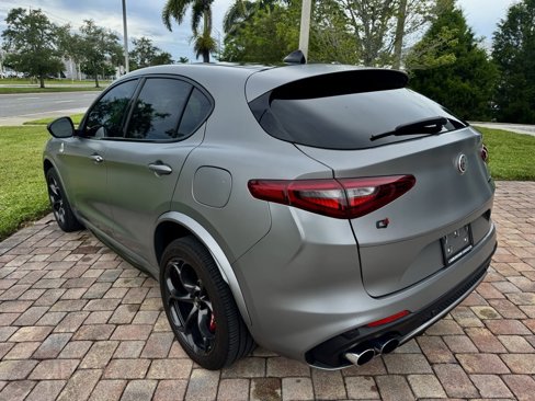Used 2019 Alfa Romeo Stelvio Quadrifoglio image 7