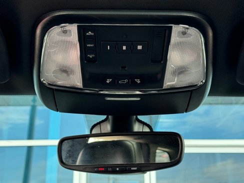 Used 2018 Jeep Grand Cherokee Altitude image 21