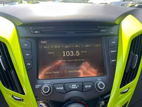 Used 2015 Hyundai Veloster Turbo image 17