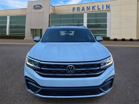 Used 2021 Volkswagen Atlas Cross Sport SE w/ Panoramic Sunroof Package image 2