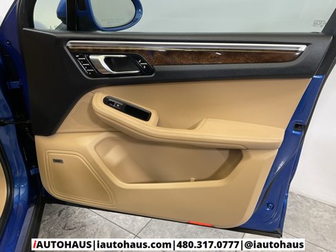 Used 2018 Porsche Macan image 38