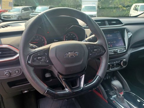 Used 2023 Chevrolet TrailBlazer RS w/ Technology Package image 9