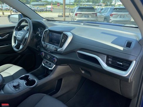 Certified 2022 GMC Terrain SLE w/ Driver Convenience Package image 32