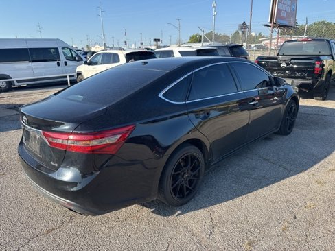 Used 2018 Toyota Avalon XLE image 2