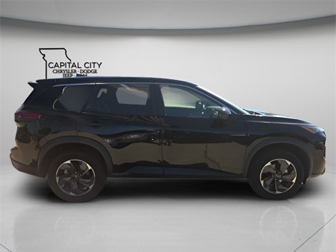 Used 2024 Nissan Rogue SV image 8