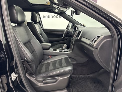 Used 2017 Jeep Grand Cherokee Altitude image 30