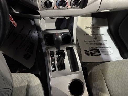 Used 2010 Toyota Tacoma PreRunner image 24
