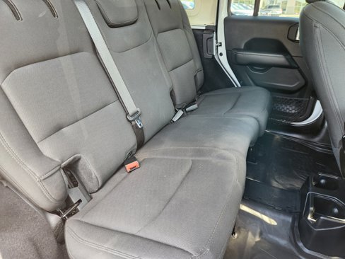 Used 2020 Jeep Wrangler Unlimited Sahara image 16