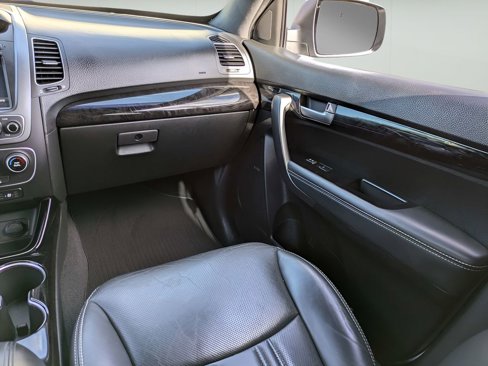 Used 2014 Kia Sorento SX w/ 3rd Row Package image 16