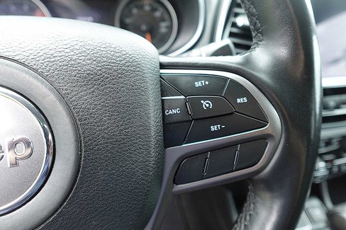 Used 2020 Jeep Cherokee Limited image 15