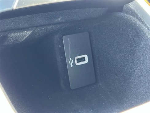 Used 2016 Lincoln MKX Select image 24