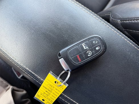 Used 2018 Jeep Cherokee Limited image 31