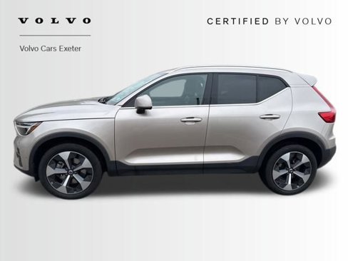 Certified 2024 Volvo XC40 B5 Plus w/ Climate Package image 3