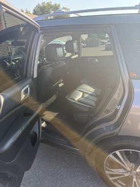 Used 2017 Nissan Pathfinder Platinum image 9