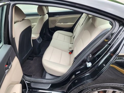 Used 2017 Hyundai Elantra SE image 9