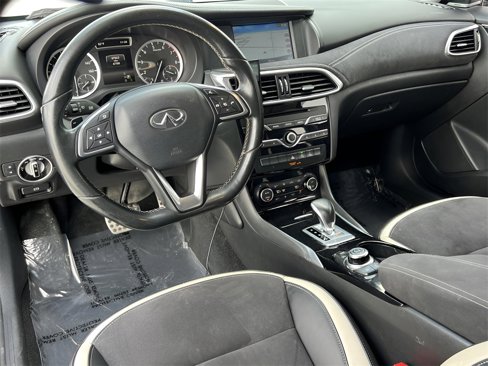 Used 2017 INFINITI QX30 Sport image 20