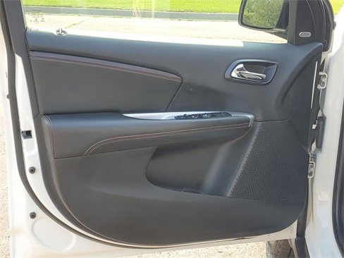 Used 2019 Dodge Journey GT image 9
