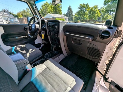 Used 2009 Jeep Wrangler X image 16
