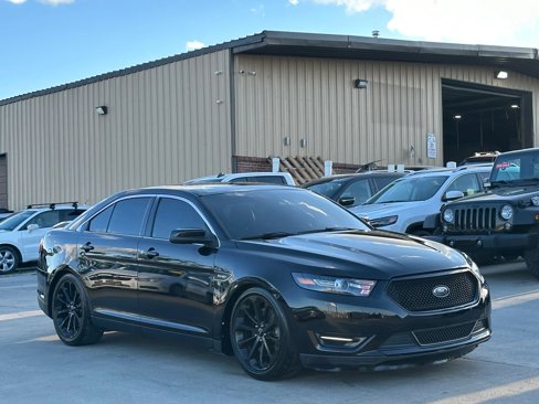 Used 2016 Ford Taurus SHO w/ Equipment Group 401A image 9