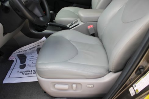 Used 2010 Toyota RAV4 Limited image 23