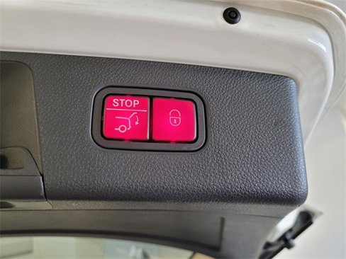 Used 2014 Mercedes-Benz GLK 250 BlueTEC 4MATIC image 12