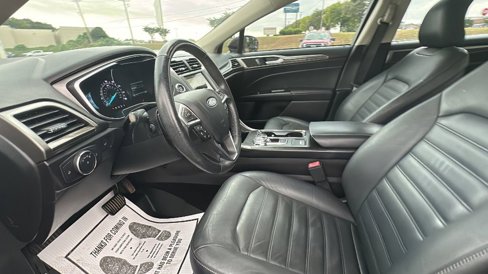 Used 2018 Ford Fusion SE w/ Fusion SE Technology Package image 11