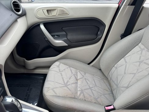 Used 2013 Ford Fiesta SE image 13