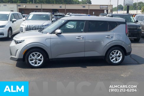 Used 2023 Kia Soul LX w/ Option Group 015 image 11